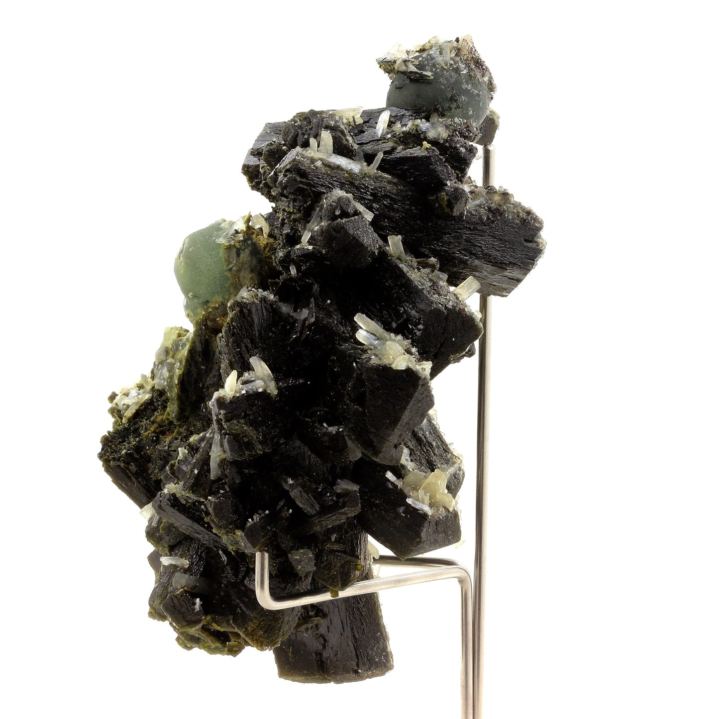 Epidote, Prehnite, Stilbite. 2440.0 carats. Bendougou, Kayes, Mali