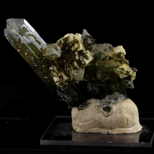 Quartz + Adulaire + Chlorite en provenance de Medel Valley, Grisons, Suisse