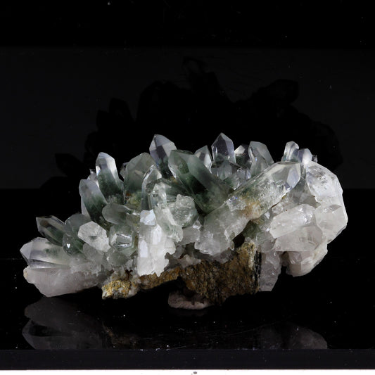 Quartz + Chlorite. 205.0 carats. Rochers de la Curiaz, Savoie, France