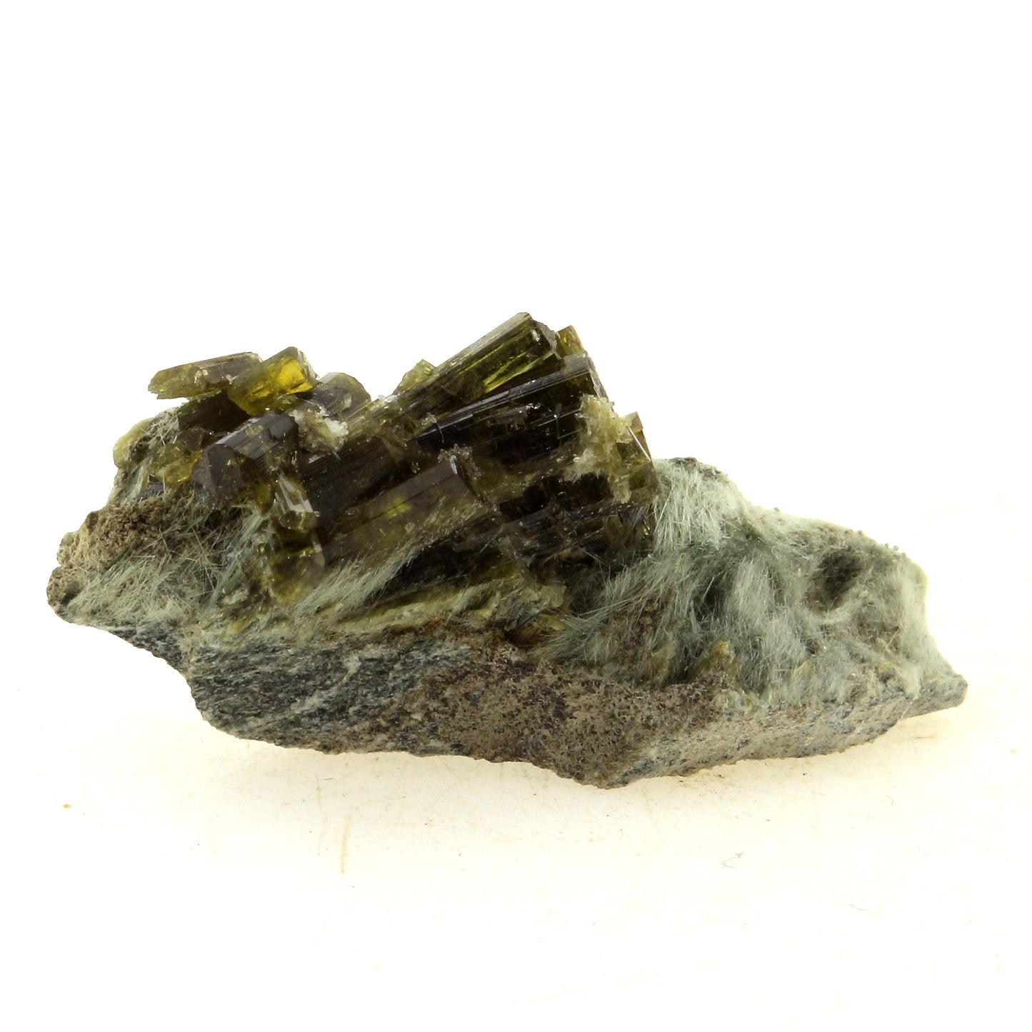 Epidote. 17.0 carats. Saint Colomban les Villards, Savoie, France