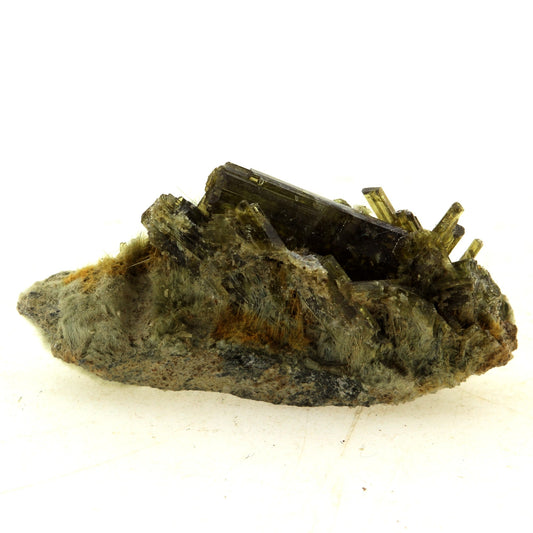 Epidote. 18.0 carats. Saint Colomban les Villards, Savoie, France