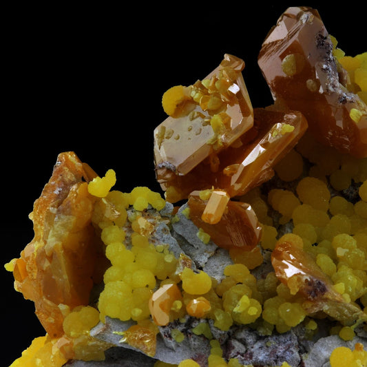 Wulfenite + Mimetite. 994.0 carats. En provenance de La Morita Mine, Chihuahua, Mexique