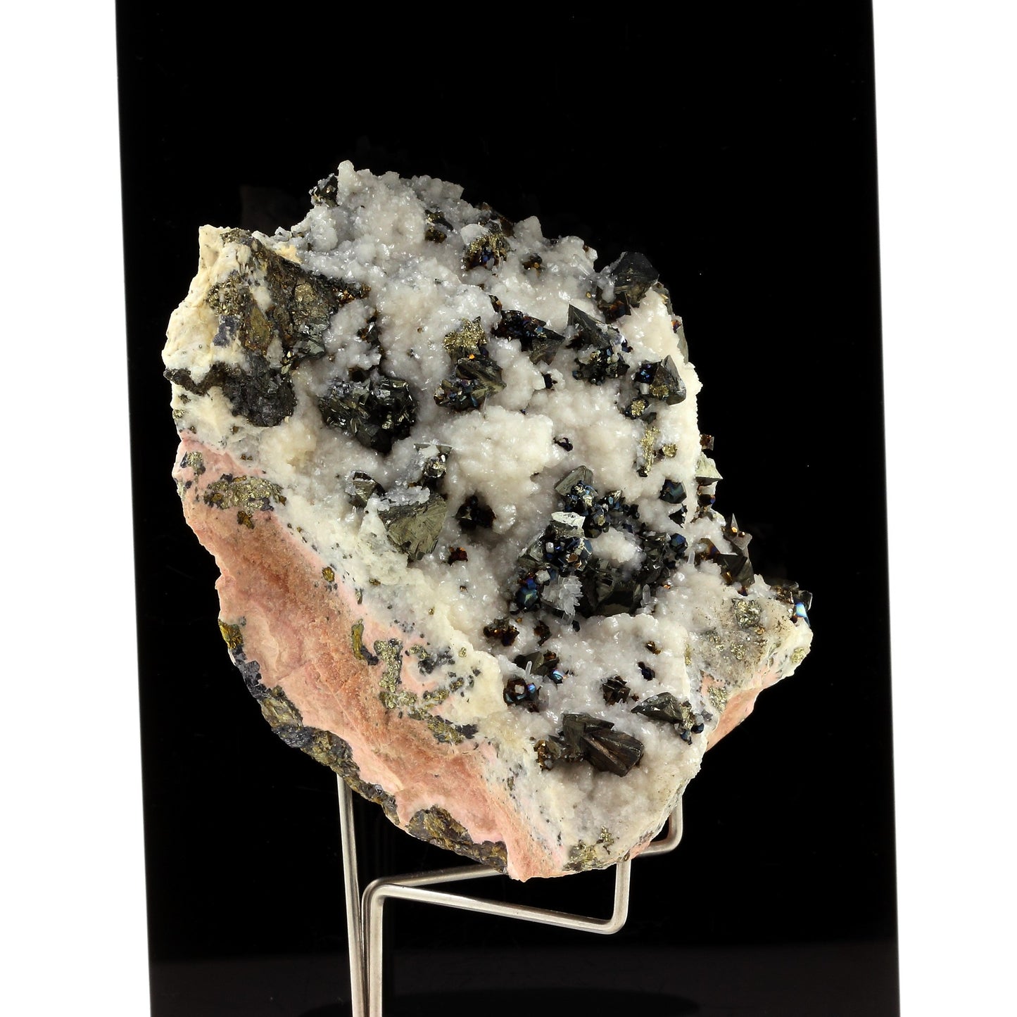 Tetrahedrite + Dolomite. 2041.5 carats. Cavnic Mine, Maramure, Roumanie