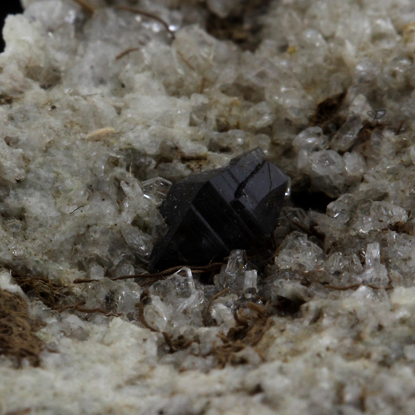 Anatase. 375.0 carats. Saint Christophe en Oisans, France