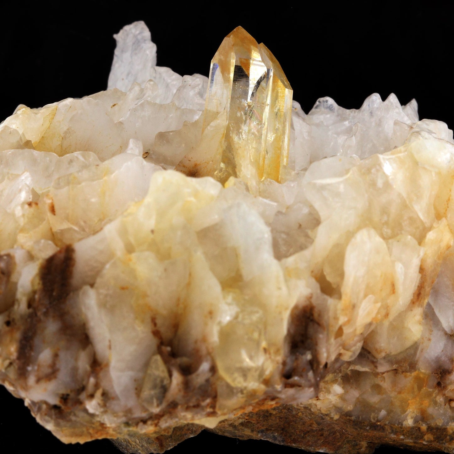 Quartz + Calcite. 2006.0 carats. Saint-André d'Embrun, France