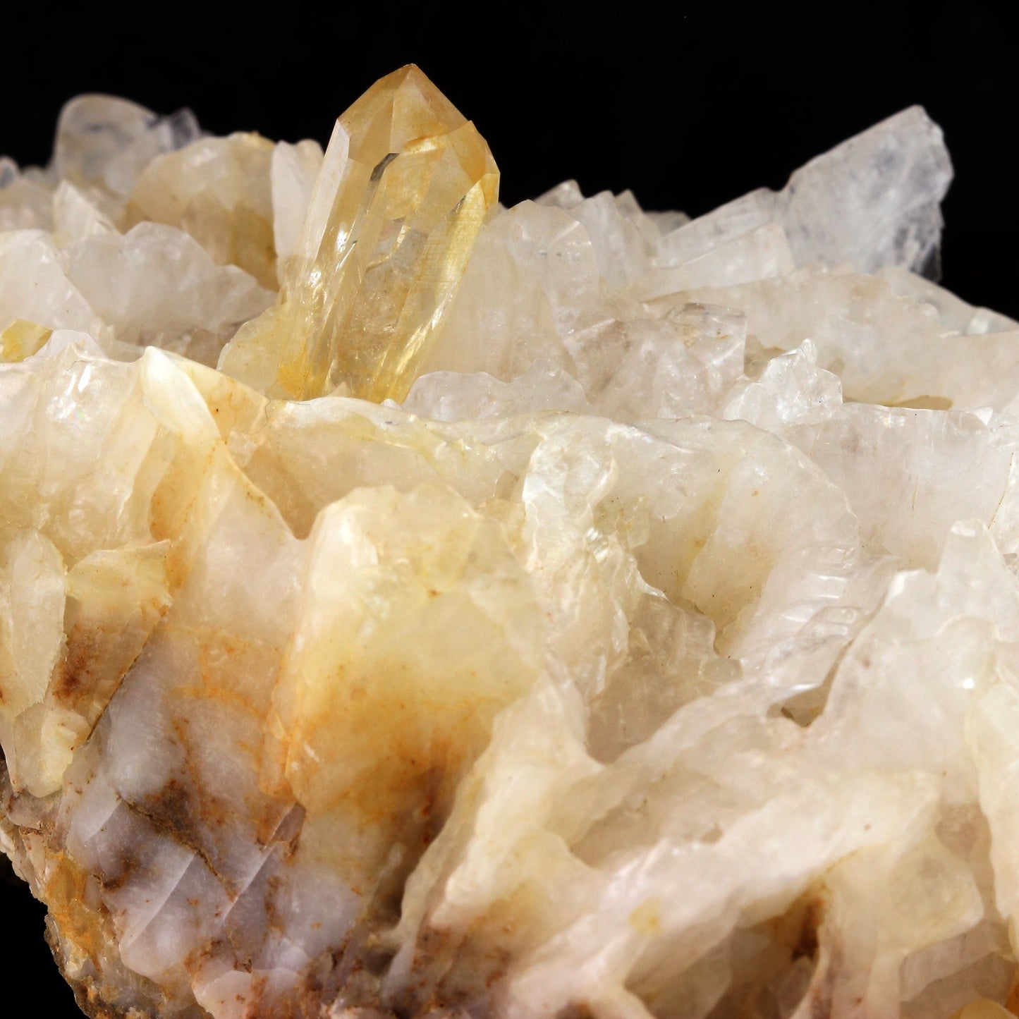 Quartz + Calcite. 2006.0 carats. Saint-André d'Embrun, France