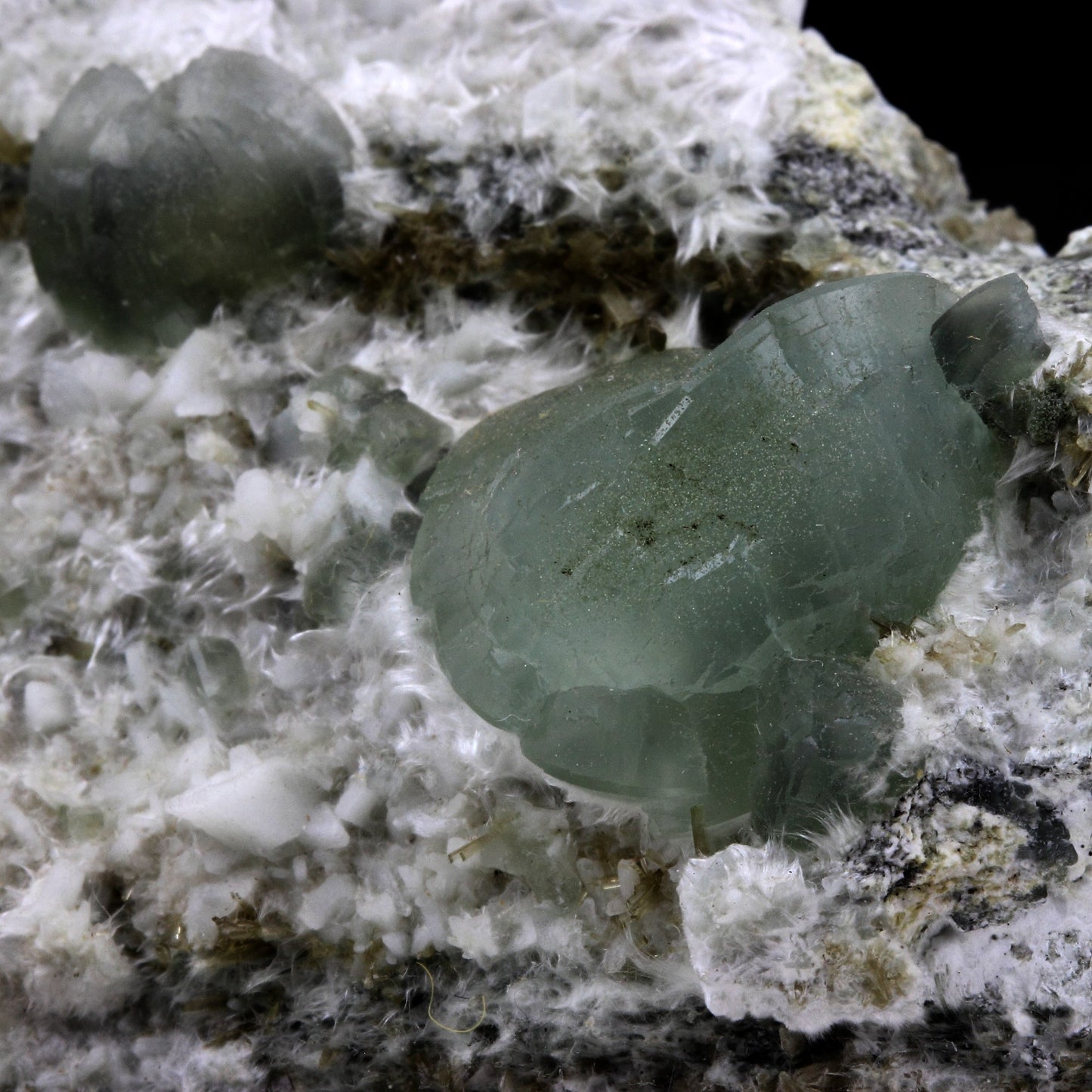 Prehnite + Epidote. 2231.0 carats. La Combe de la Selle, St Christophe-en-Oisans, France