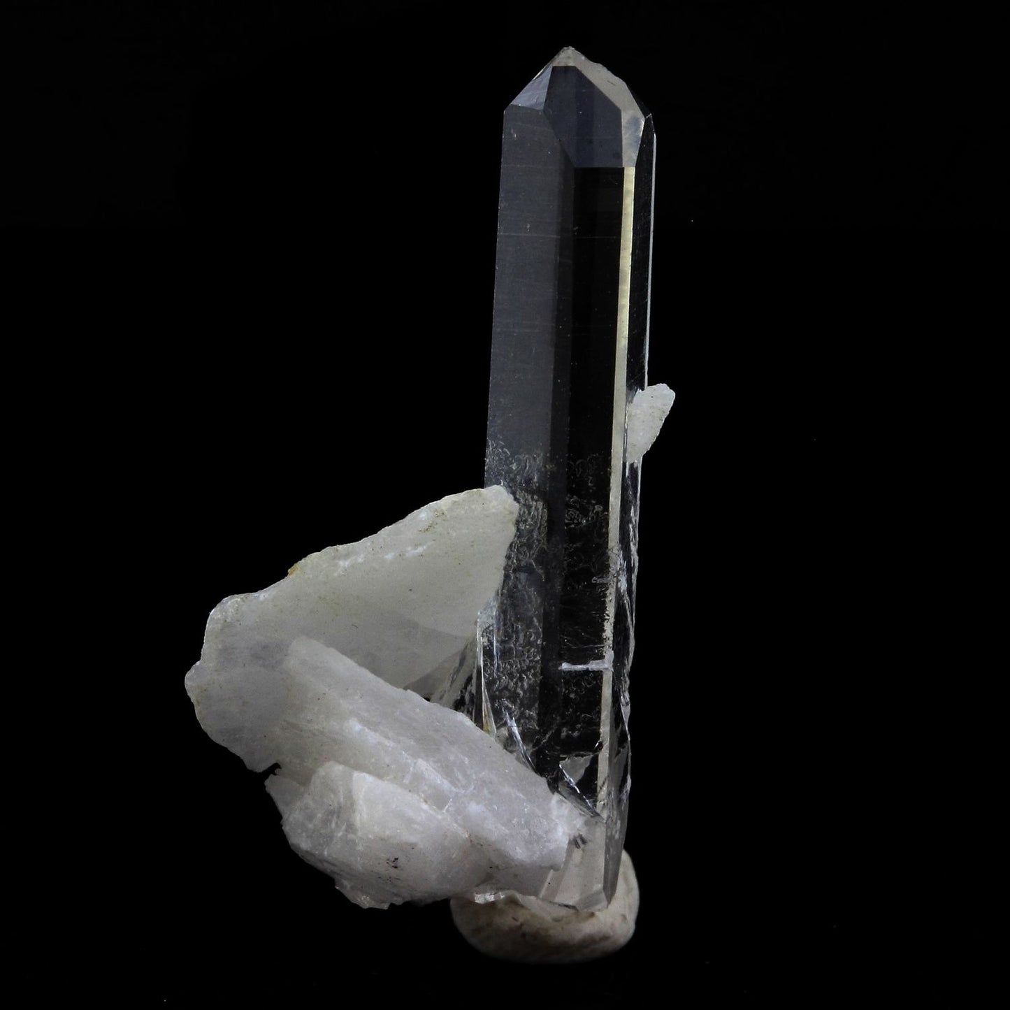 Quartz mineral. 31.55 carats La Gardette Mine, Bourg d'Oisans, Isère, France