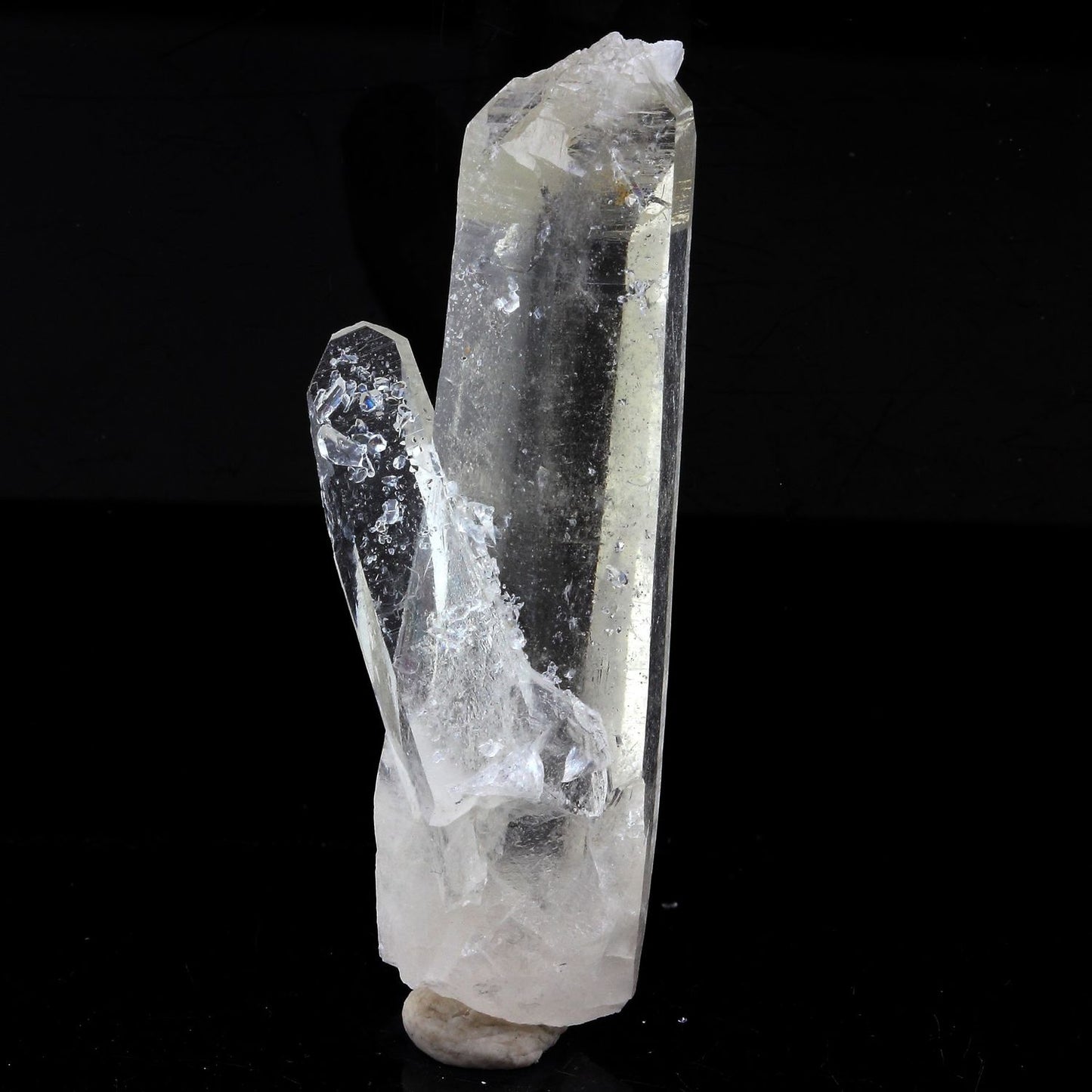 Quartz mineral. 81.01 carats La Gardette Mine, Bourg d'Oisans, Isère, France