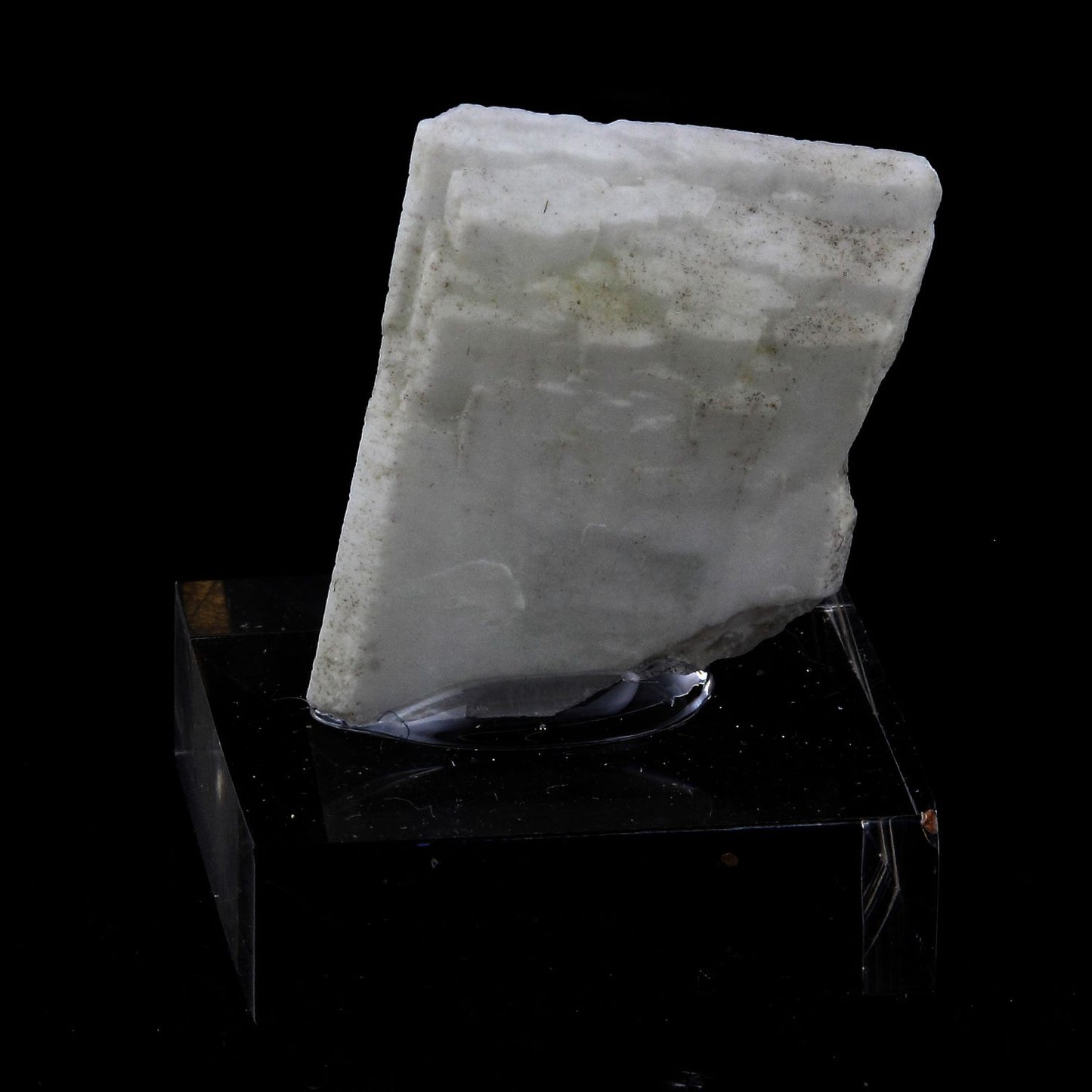 Baryte mineral 28.04 carats. En provenance du Massif des Grandes Rousses, Isère, France