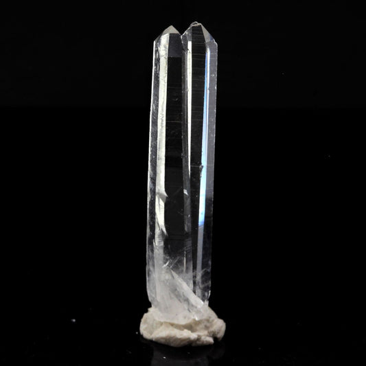 Quartz mineral. 17.06 carats. La Gardette Mine, Bourg d'Oisans, Isère, France