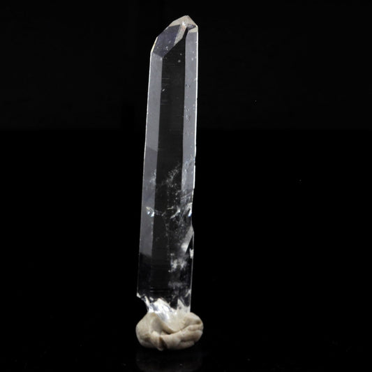 Quartz mineral. 13.49 carats. La Gardette Mine, Bourg d'Oisans, Isère, France