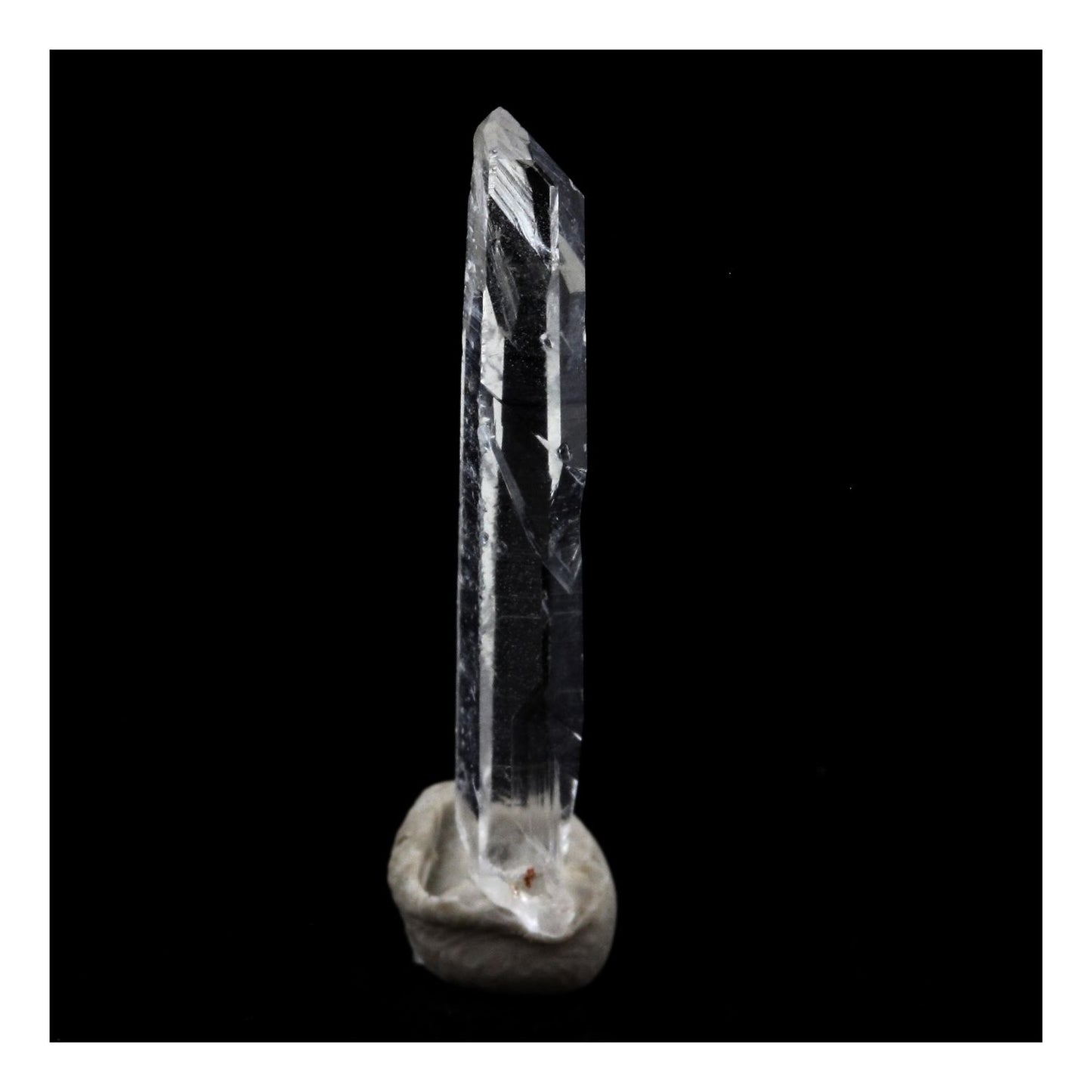 Quartz mineral. 3.56 carats. La Gardette Mine, Bourg d'Oisans, Isère, France