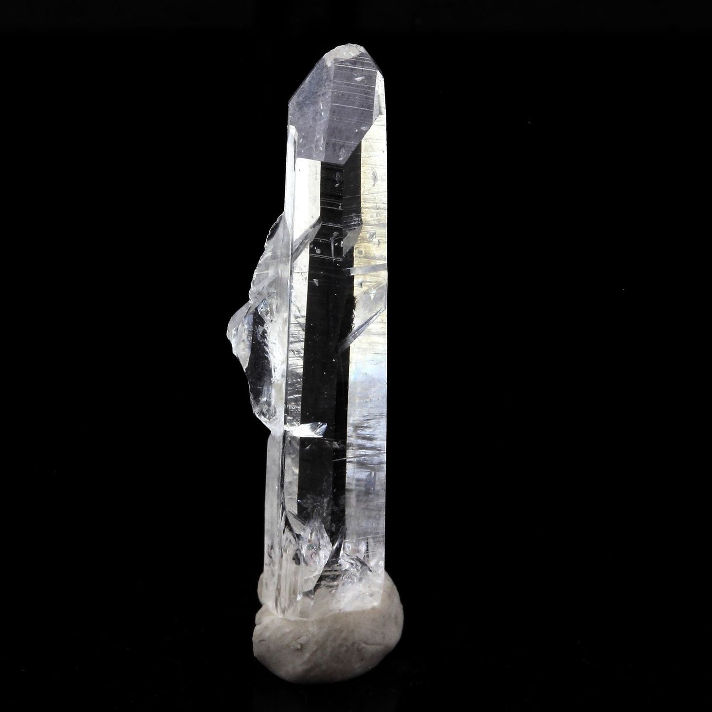 Quartz mineral. 7.86 carats. La Gardette Mine, Bourg d'Oisans, Isère, France