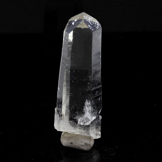 Quartz mineral. 21.99 carats. La Gardette Mine, Bourg d'Oisans, Isère, France