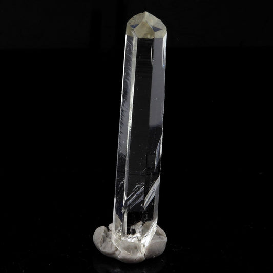 Quartz mineral. 10.14 carats. La Gardette Mine, Bourg d'Oisans, Isère, France