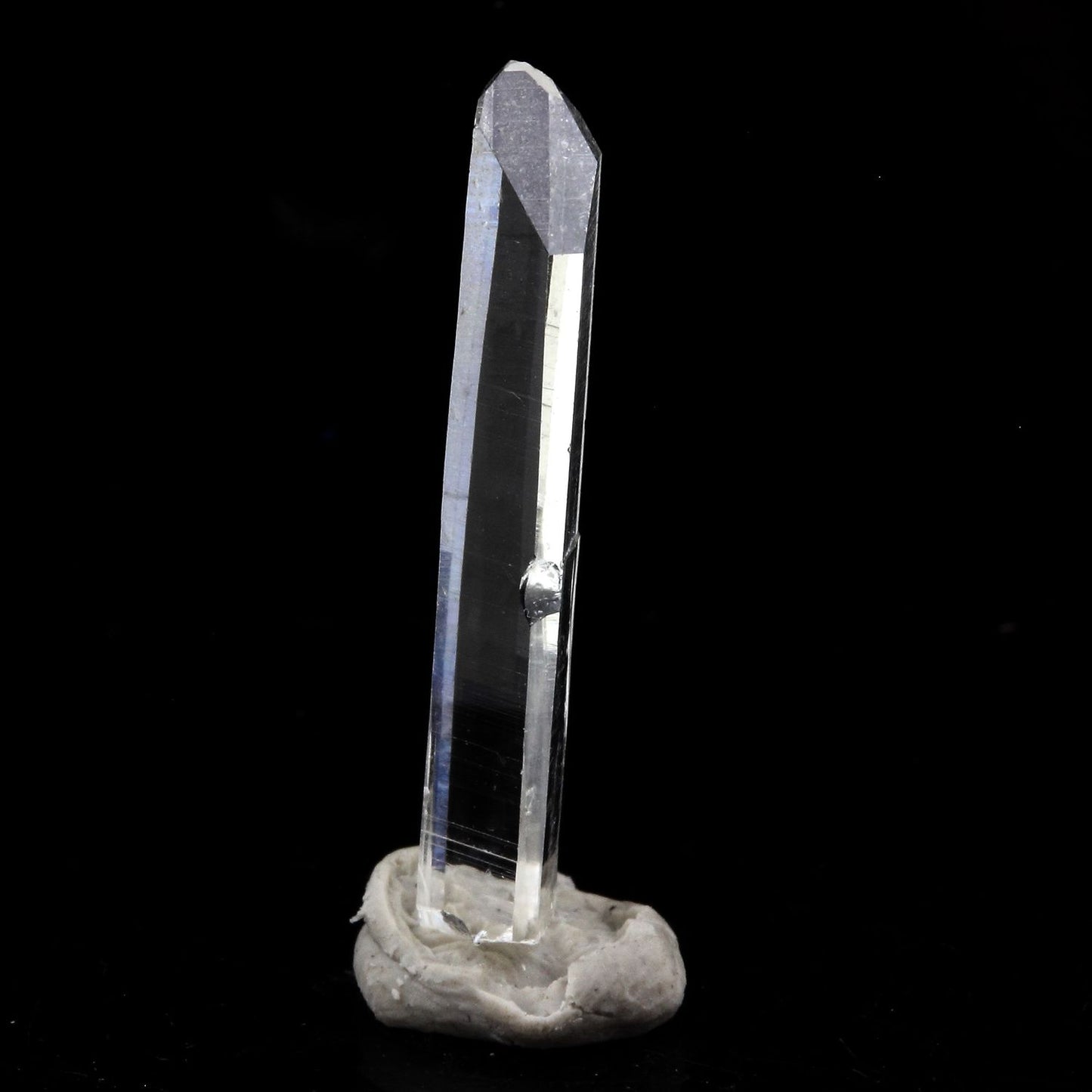 Quartz mineral. 4.92 carats. La Gardette Mine, Bourg d'Oisans, Isère, France