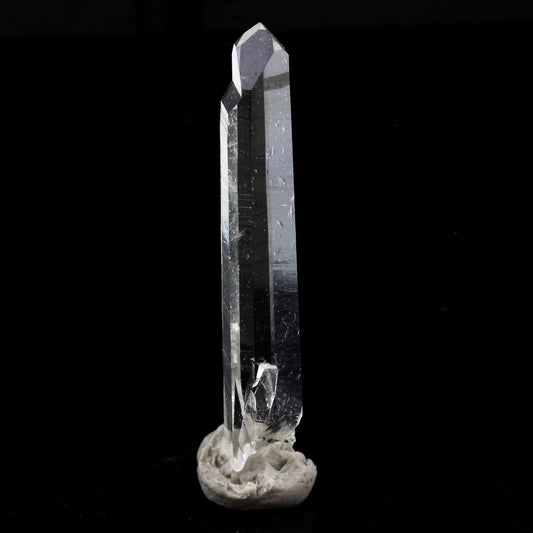 Quartz mineral. 7.11 carats. La Gardette Mine, Bourg d'Oisans, Isère, France