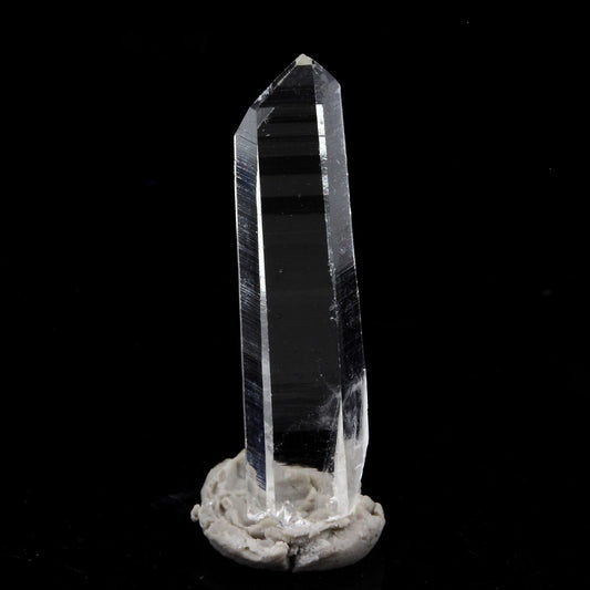 Quartz mineral. 6.0 carats. La Gardette Mine, Bourg d'Oisans, Isère, France