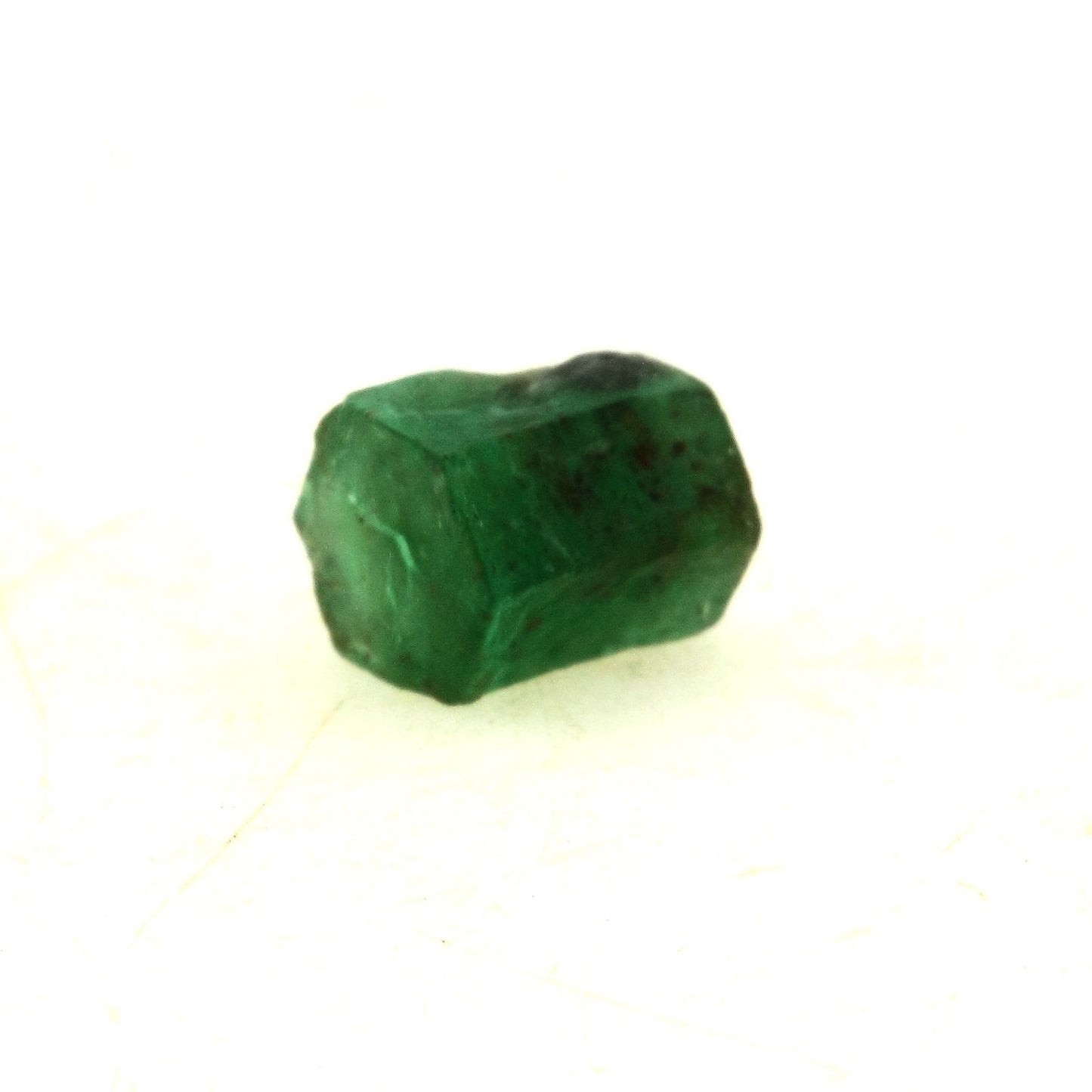 Emeraude. 0.70 cts. En provenance de Mingora emerald deposit, Swat District, Khyber Pakhtunkhwa Province, Pakistan