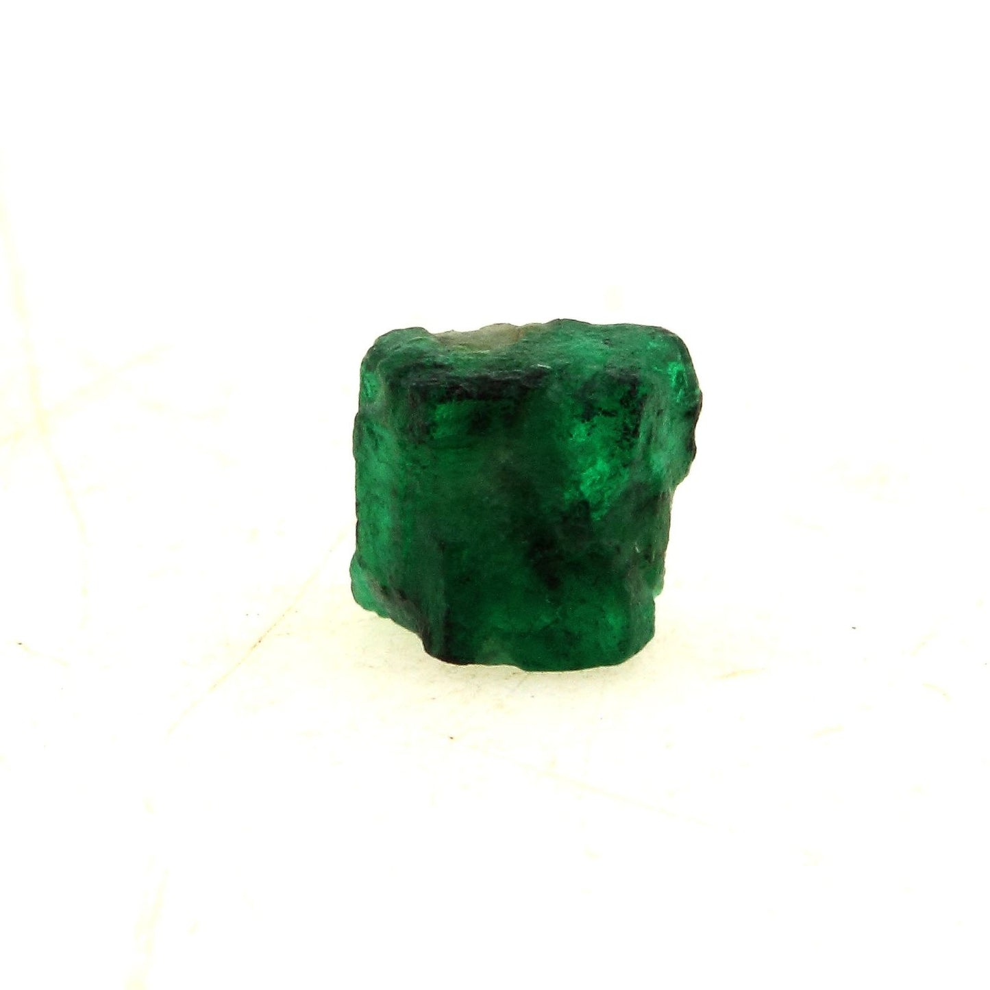 Emeraude. 0.65 cts. En provenance de Mingora emerald deposit, Swat District, Khyber Pakhtunkhwa Province, Pakistan