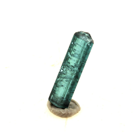 Tourmaline Indicolite. 1.76 carats. En provenance de Dara-e-Pech pegmatite field, Dara-e-Pech District, Kunar, Afghanistan