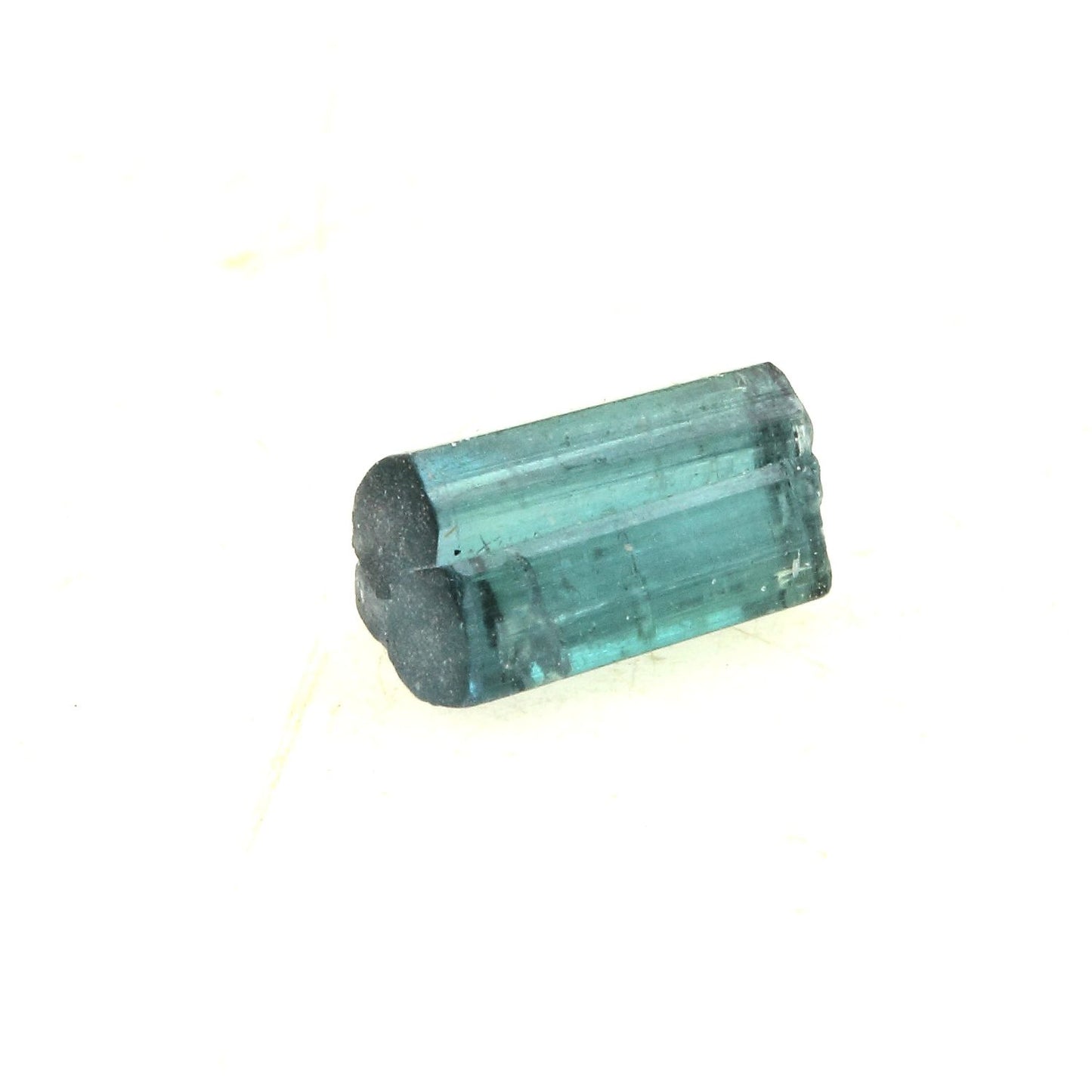 Tourmaline Indicolite. 1.71 carats. En provenance de Dara-e-Pech pegmatite field, Dara-e-Pech District, Kunar, Afghanistan