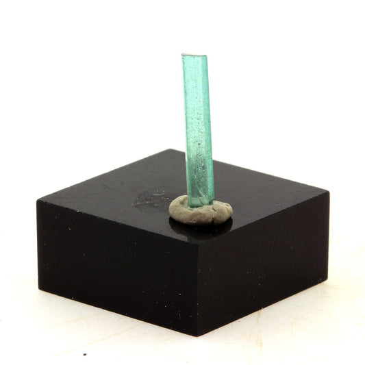 Tourmaline Indicolite. 0.76 carats. En provenance de Dara-e-Pech pegmatite field, Dara-e-Pech District, Kunar, Afghanistan