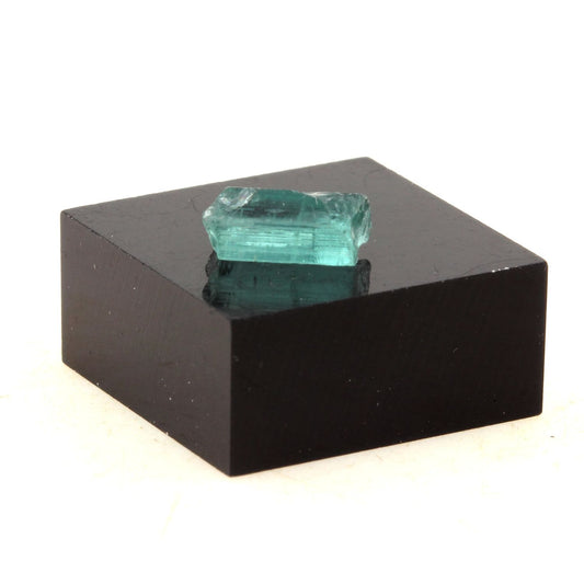 Tourmaline Indicolite. 1.75 carats. En provenance de Dara-e-Pech pegmatite field, Dara-e-Pech District, Kunar, Afghanistan