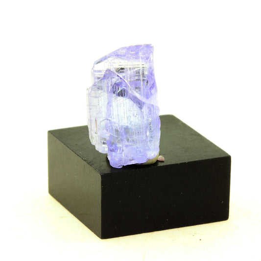 Tanzanite. 7.55 carats. En provenance de Merelani Hills (Mererani), Lelatema Mts, Arusha, Tanzanie