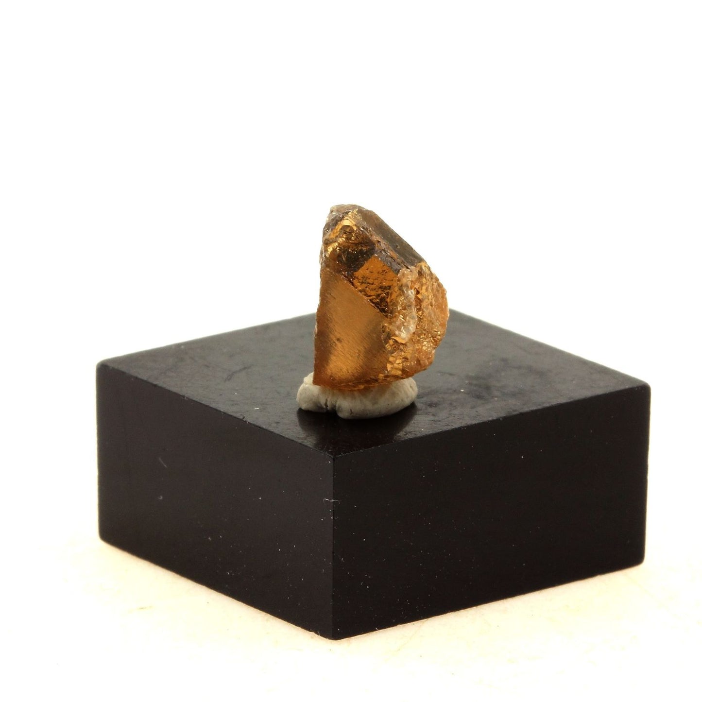 Enstatite. 3.12 carats. Kilosa District, Morogoro Region, Tanzanie