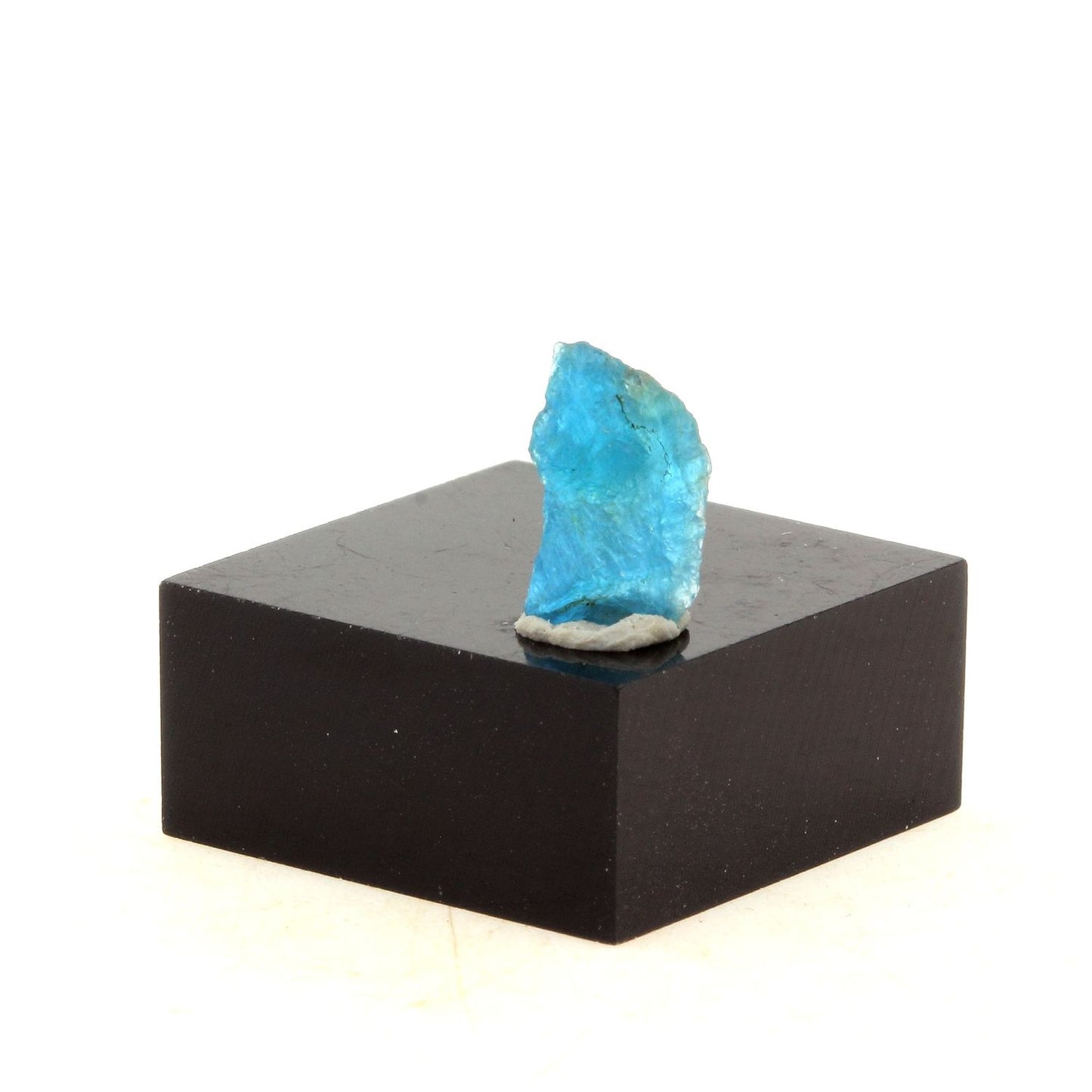 Apatite bleu neon. 1.04 carats. Betroka, Anosy, Madagascar