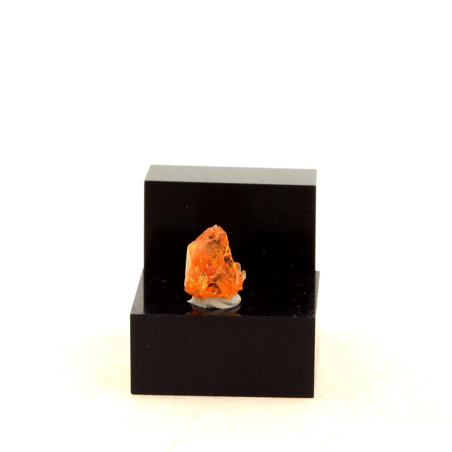 Grenat Spessartite. 1.86 carats. Sangulungulu Hill, Loliondo, Tanzanie