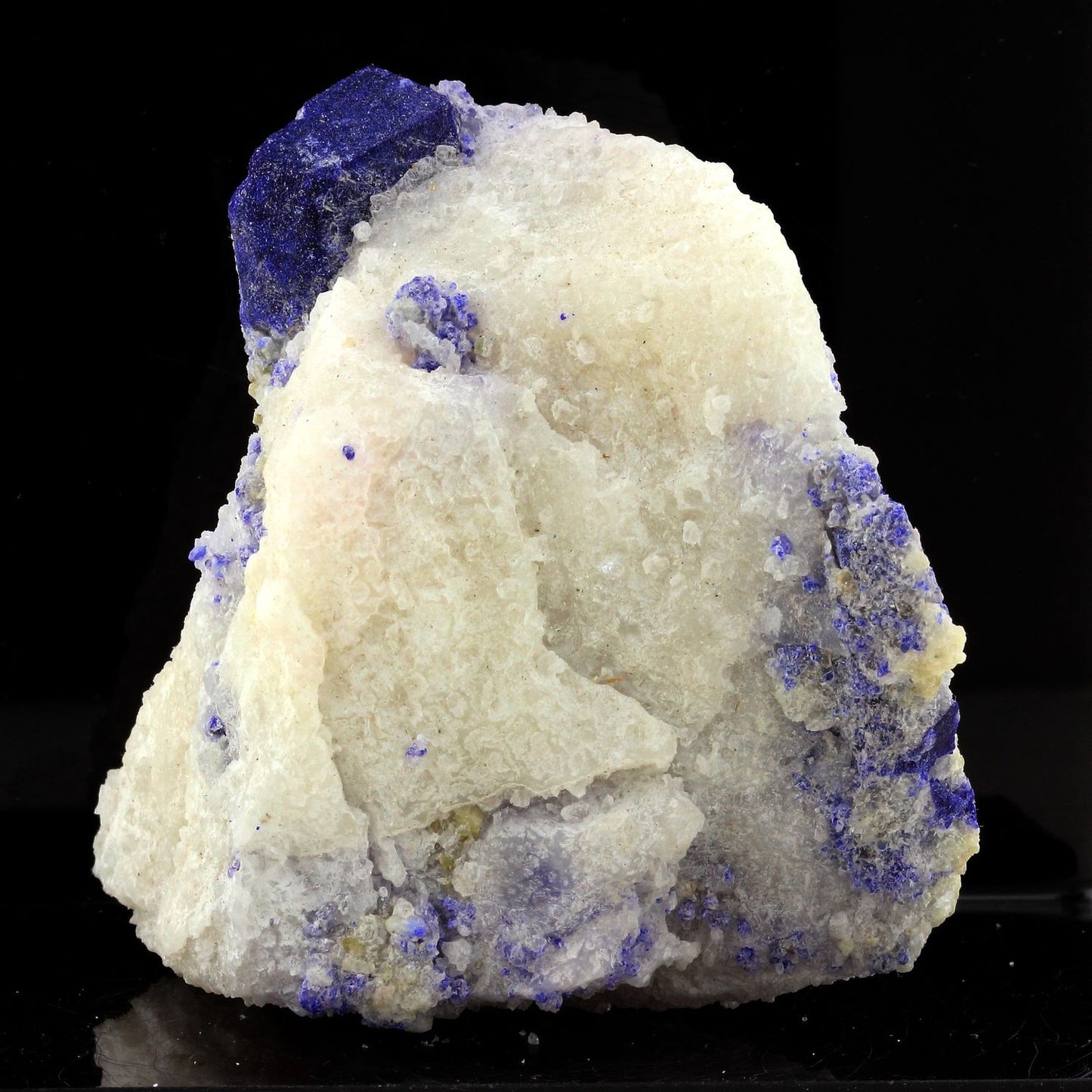 Lazurite + Calcite. 1092.0 carats. Sar-e Sang ,Badakhshan Province, Afghanistan