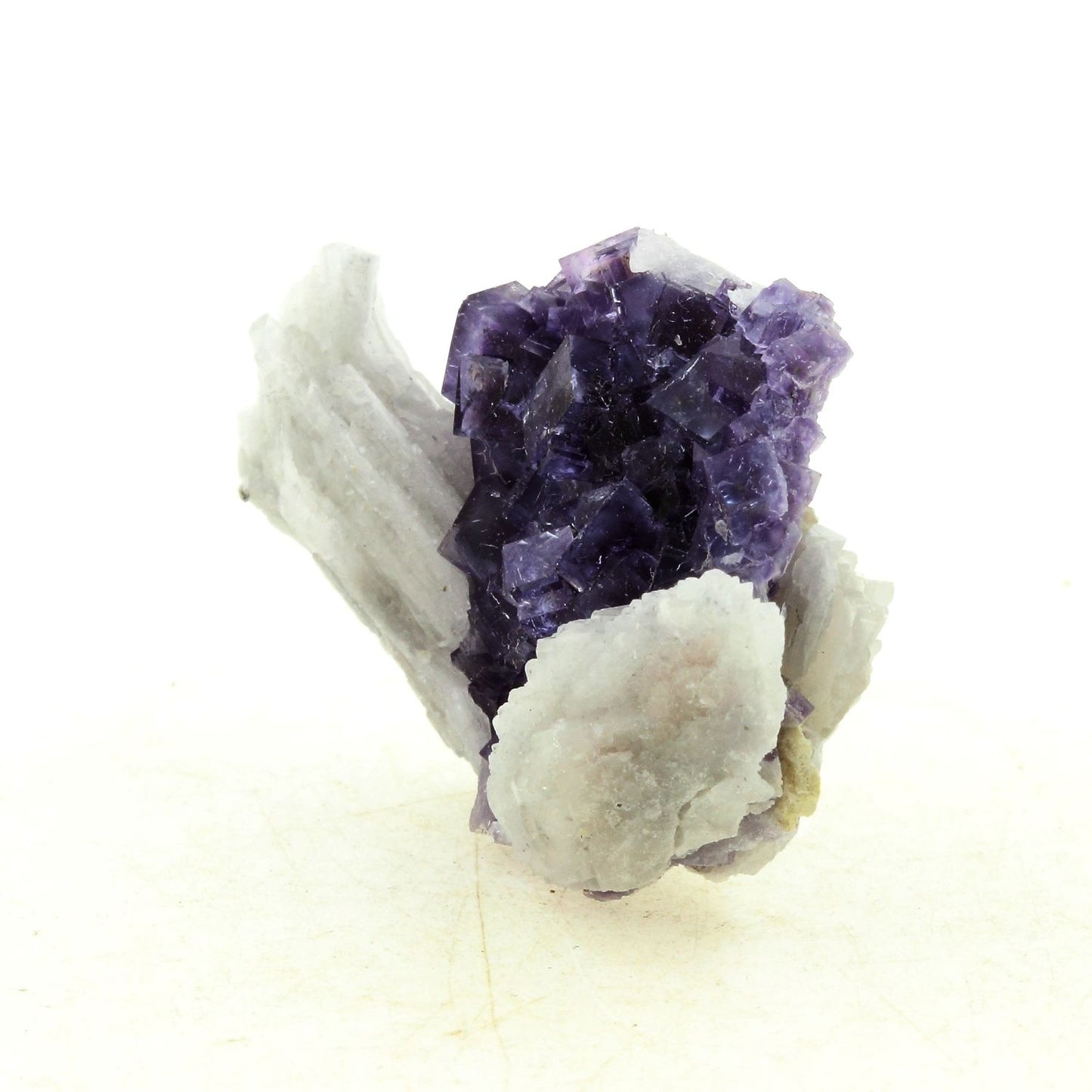 Fluorite + Baryte. 55.25 carats. Saint-Péray, Ardèche, France