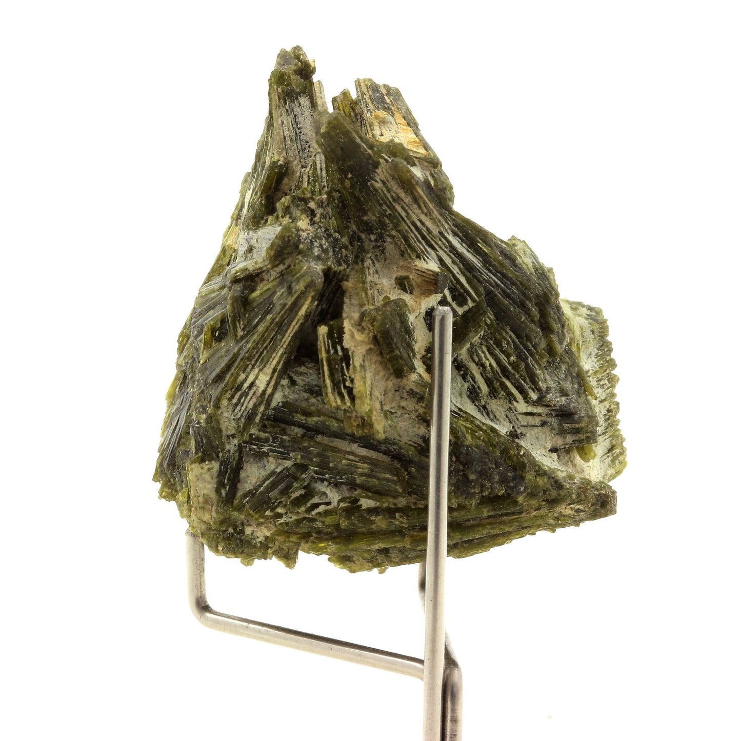 Epidote. 230.80 carats. Chamrousse, Belledonne, Isère, France